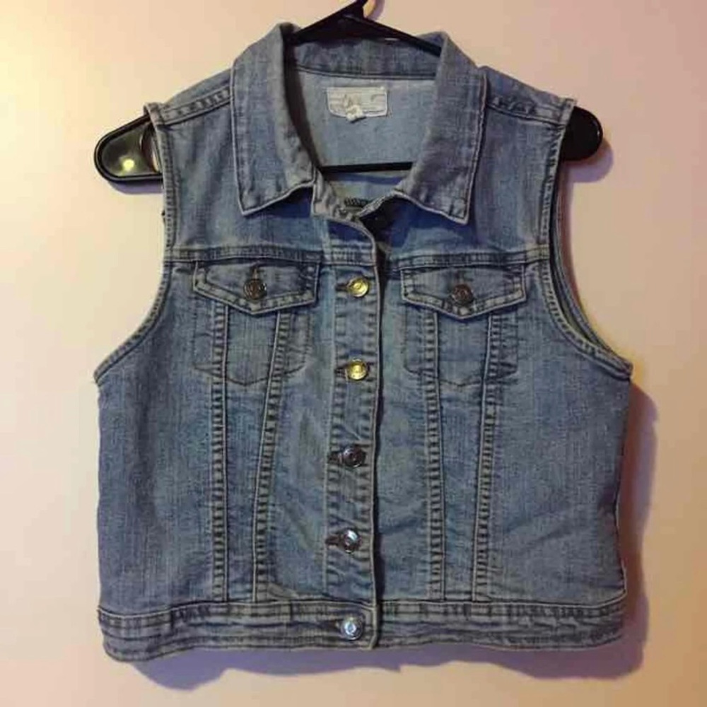 Sleeveless Jean Jacket